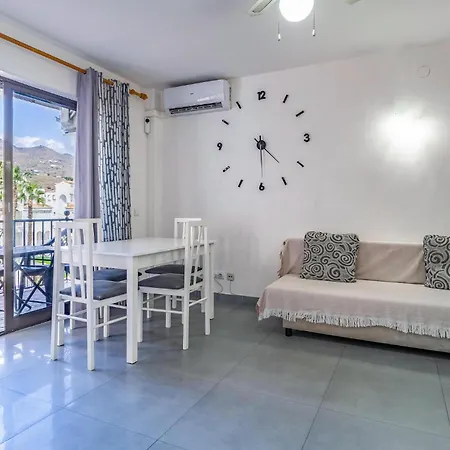 Apartment In With Kitchen *